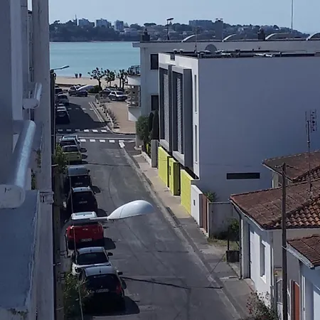 Royan, Centre Ville, Tres Proche, Wifi アパート *